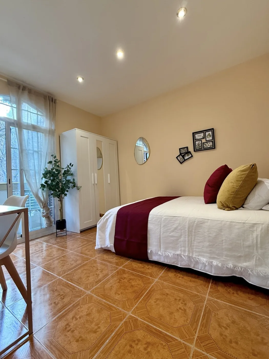 Habitación 4 de Urgell 20