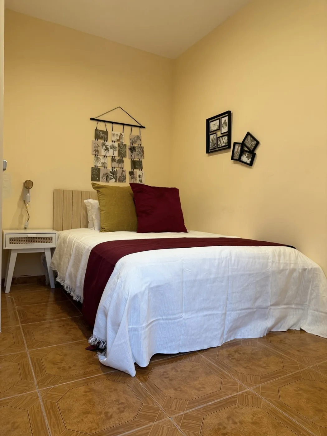 Habitación 5 de Urgell 20